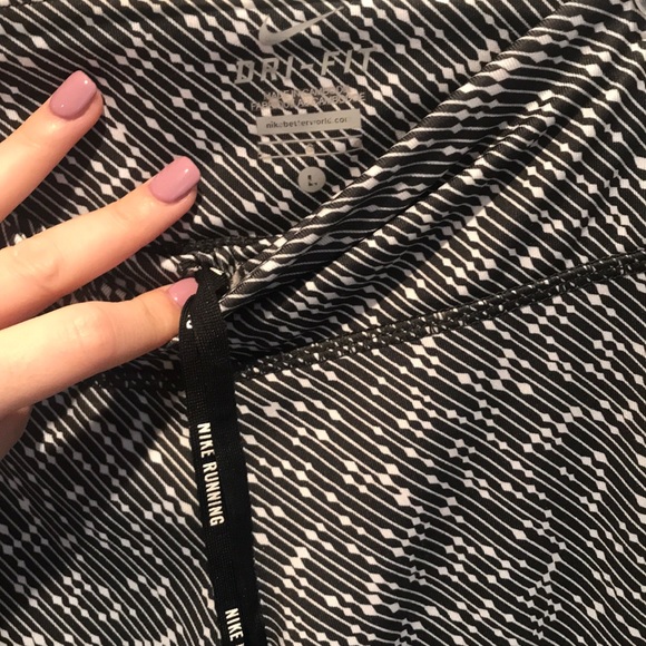 Nike cropped Dri-Fit running leggings - Picture 4 of 5